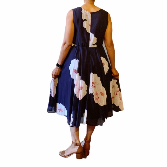 Floral Print Midi Dress Size M - Picture 4 of 6